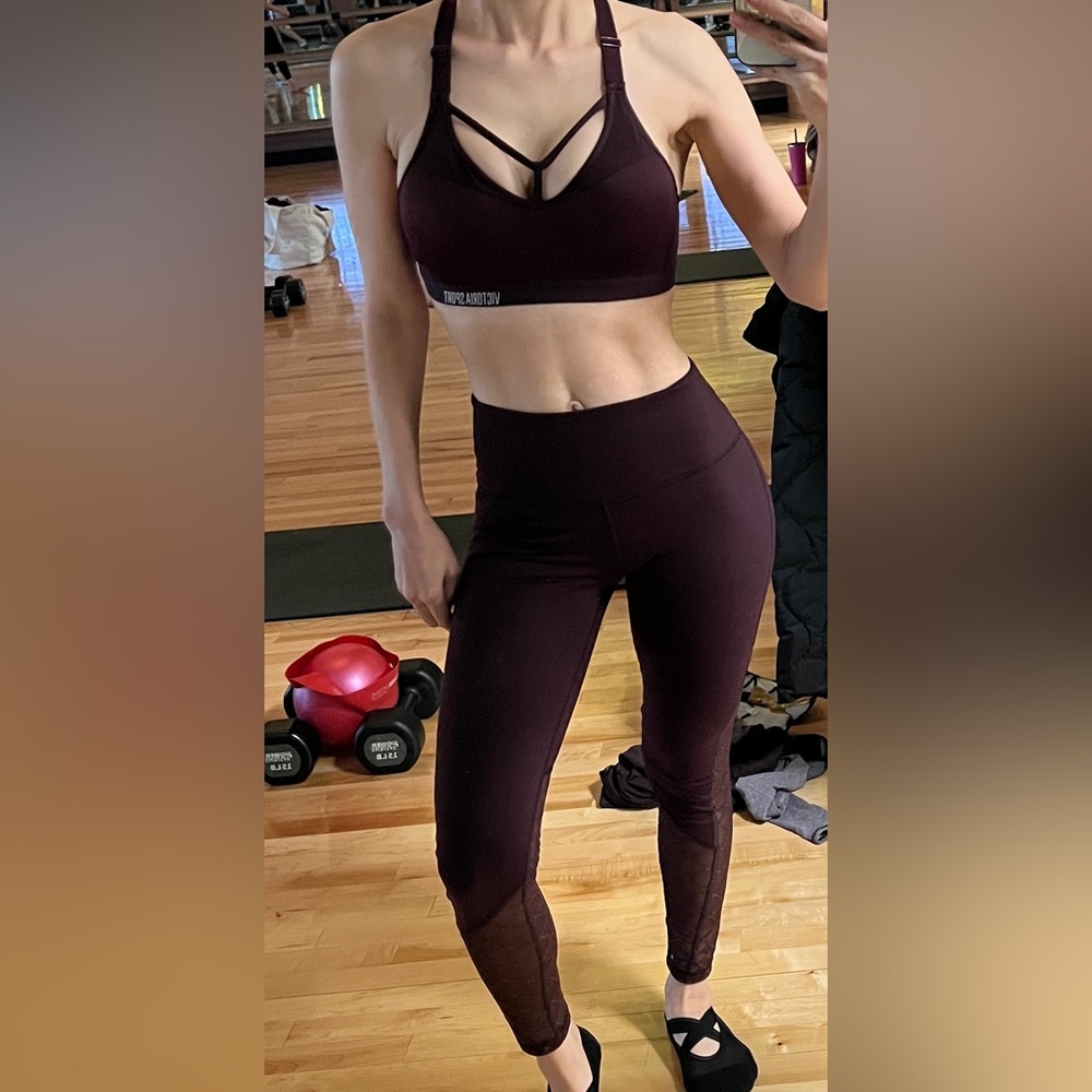 Victoria’s Secret fitness set, Burgundy, XS leggings, 32C sports bra